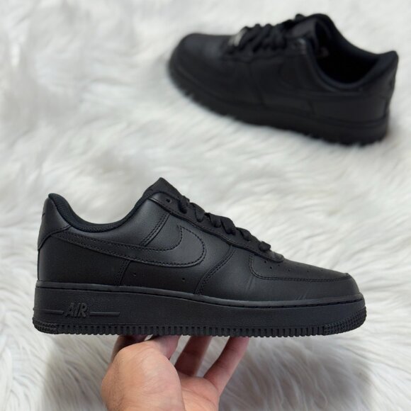 Nike  Air Force 1 Black Womens DD8959-001 VNDS Sz 7.5 - Picture 1 of 7